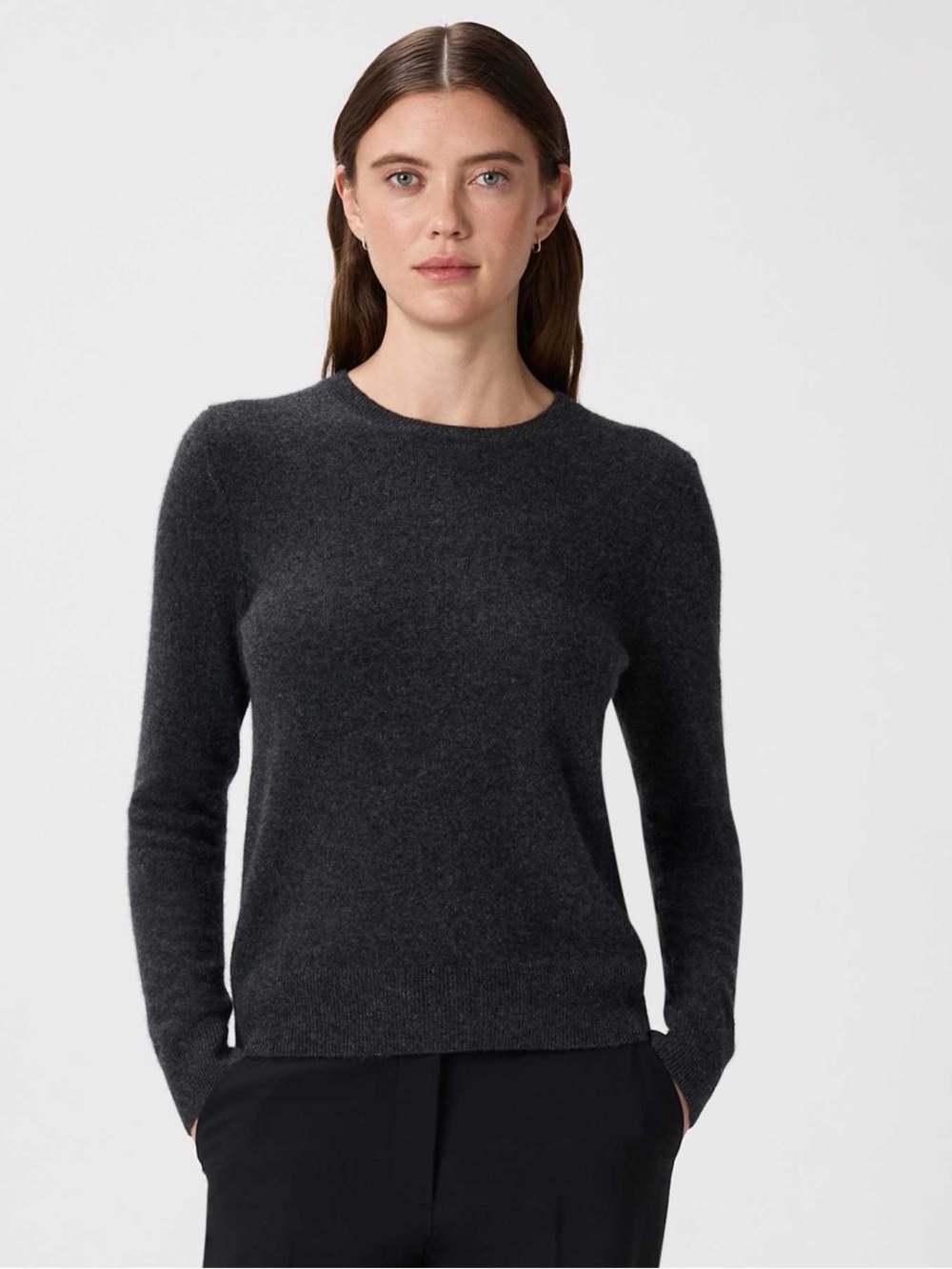 Quince Crewneck 100% Cashmere Sweater in Charcoal